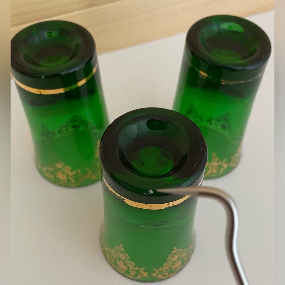 Vintage Emerald Green Gold Accent Shot Glasses Mid Century Barware Retro - Picture 8 of 8